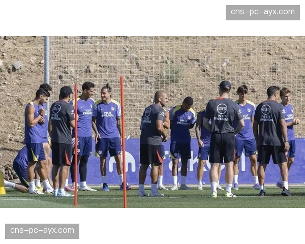 伤情更新:马竞后卫希门尼斯因伤被换下,具体伤情待评估 伤情更新:马竞后卫希门尼斯因伤被换下,具体伤情待评估