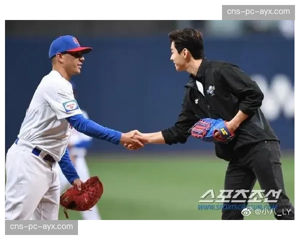 WBSC执行总监Michael Schmidt为CPB开球,见证中国棒球发展 WBSC执行总监Michael Schmidt为CPB开球,见证中国棒球发展